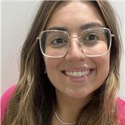 Soy Ana Salsamendi, profesora de Educación Primaria especializada en Atención a la Diversidad y Audición y lenguaje, y Pedagoga.